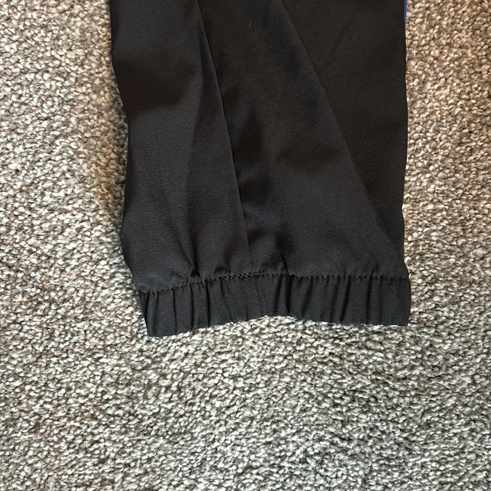 Fabletics Joggers - Picture 2 of 5